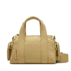 Torebka Calvin Klein. Brązowe torebki klasyczne damskie Calvin Klein, bez dodatków. Za 449.99 zł.