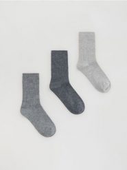 Skarpetki z wełną 3 pack - szary. Szare skarpetki damskie Reserved, bez wzorów, z wełny. Za 69.99 zł.