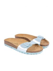 BABUNKERS Family Klapki w kolorze błękitnym rozmiar: 40. Niebieskie klapki damskie BABUNKERS Family, bez wzorów, z otwartym noskiem, bez obcasa, bez zapięcia. Za 189.29 zł.