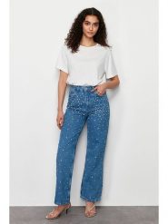 Trendyol Dżinsy - Comfort fit - w kolorze niebieskim rozmiar: 38. Niebieskie jeansy damskie Trendyol, z podwyższonym stanem. Za 158.84 zł.