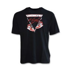 Koszulka Air Jordan Flight Shoe GFX T-shirt. Czarne bluzki damskie Jordan, s, bez wzorów, bez kołnierzyka, bez ramiączek. Za 142.00 zł.