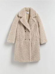 Płaszcz z imitacji baranka - beżowy. Brązowe płaszcze damskie Reserved, l, bez wzorów, bez kaptura. Za 399.99 zł.