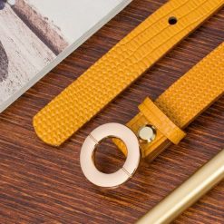 Skórzany pasek damski do spodni sukienki musztardowa skóra nat 1,8 cm Beltimore O16 : Kolory - żółty, złoty, Rozmiar pasków - r.110-125 cm. Żółte paski damskie bez wzorów, ze skóry. Za 49.99 zł.