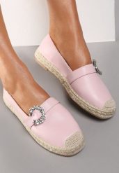 Różowe Espadryle Auxamene. Czerwone espadryle damskie Renee, z aplikacjami, bez obcasa, na płaskiej podeszwie. Za 39.99 zł.