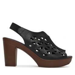 Sandały Lasocki. Czarne sandały damskie Lasocki, bez wzorów, bez obcasa, na słupku, bez zapięcia. Za 179.99 zł.