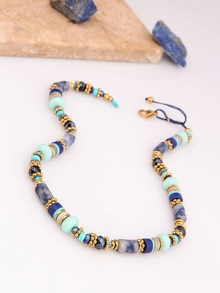 Charlize Pozłacany naszyjnik z turkusami i lapis lazuli - dł 45 cm rozmiar: onesize. Niebieskie naszyjniki damskie Charlize, z lazurytem, pozłacane. Za 122.38 zł.