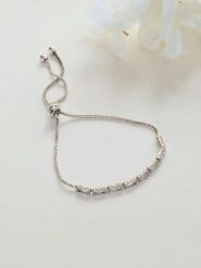 Heliophilia Bransoletka z elementami ozdobnymi rozmiar: onesize. Szare bransoletki damskie Heliophilia, metalowe. Za 34.99 zł.