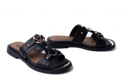 Artiker Relaks 58C1631 Czarny, klapki damskie. Czarne klapki damskie Artiker Relaks, bez wzorów, ze skóry, bez obcasa, bez zapięcia. Za 194.90 zł.