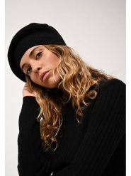 AUTHENTIC CASHMERE Kaszmirowa czapka "Liwi" w kolorze czarnym rozmiar: onesize. Czarne czapki damskie AUTHENTIC CASHMERE, bez wzorów, z kaszmiru. Za 181.33 zł.