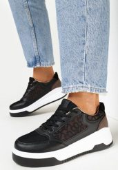 Czarne Sneakersy ze Wstawką Rhiain. Czarne obuwie sportowe damskie Born2be, z koronki, bez zapięcia. Za 79.99 zł.