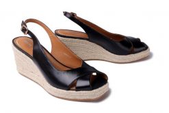 GEOX D35UYA 00043 C9999 black, sandały damskie. Czarne sandały damskie Geox, bez wzorów, bez obcasa, bez zapięcia. Za 281.94 zł.