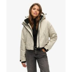 Damska kurtka wodoodporna Superdry SD-Windcheater. Szare kurtki damskie Superdry, bez wzorów, bez kaptura. W wyprzedaży za 349.00 zł.