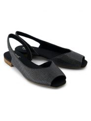 TOMS Sandały w kolorze czarnym rozmiar: 42. Czarne sandały damskie TOMS, bez wzorów, z otwartym noskiem, bez obcasa, bez zapięcia. Za 174.95 zł.