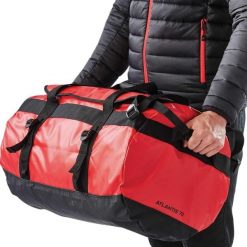 Wodoodporna Torba Na Sprzęt Atlantis. Czarne torby sportowe STORMTECH, bez wzorów, z materiału. Za 394.99 zł.