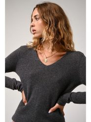 AUTHENTIC CASHMERE Kaszmirowy sweter "Galise" w kolorze antracytowym rozmiar: M. Czarne swetry klasyczne damskie AUTHENTIC CASHMERE, m, z kaszmiru, bez kołnierzyka. Za 281.10 zł.