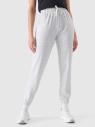 4F Spodnie dresowe joggery damskie - szare L. Szare spodnie dresowe damskie 4F, bez wzorów, z bawełny. Za 129.99 zł.