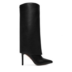 Kozaki Nine West. Czarne kozaki damskie Nine West, bez obcasa, na szpilce, bez zapięcia. Za 359.99 zł.