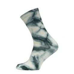 Skarpety Trekkingowe Na Giean Medium Weight Tie-Dyed Crew Monochrome. Szare skarpetki damskie NA GIEAN, bez wzorów. Za 78.99 zł.