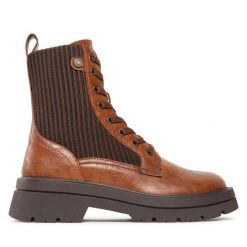 Botki Refresh. Brązowe botki damskie Refresh, bez obcasa, na płaskiej podeszwie, bez zapięcia. Za 239.99 zł.