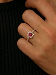 OR Carats Złoty pierścionek z diamentami i kamieniami szlachetnymi rozmiar: 54. Czerwone pierścionki damskie OR Carats, z diamentem, złote. Za 1,587.99 zł.