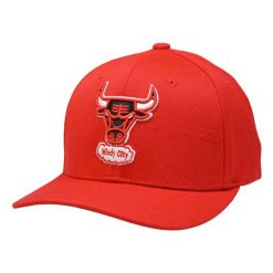Czapka z daszkiem Mitchell & Ness NBA Chicago Bulls Team Ground 2.-CBUYYPPPRED1. Czerwone czapki z daszkiem damskie Mitchell & Ness, bez wzorów. Za 109.00 zł.
