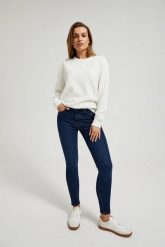 Bawełniane jeansy rurki niebieskie. Niebieskie jeansy damskie MOODO. W wyprzedaży za 59.99 zł.