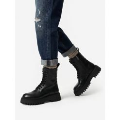 Trapery G-Star. Czarne trapery damskie G-Star, bez zapięcia. Za 449.99 zł.