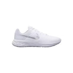 Buty do biegania damskie Nike Revolution 6 NN. Białe obuwie sportowe damskie Nike, z gumy, bez zapięcia, do biegania, Nike Revolution. Za 382.00 zł.