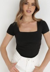 Czarna Bluzka Alcele. Czarne bluzki damskie Born2be, l, bez wzorów, z dzianiny, bez kołnierzyka, bez ramiączek. Za 79.99 zł.