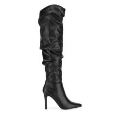 Kozaki DeeZee. Czarne kozaki damskie DeeZee, bez obcasa, na szpilce, bez zapięcia. Za 249.99 zł.