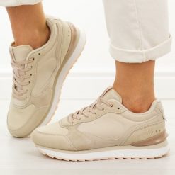 Złote sneakersy damskie McArthur Ma2512w. Żółte obuwie sportowe casual damskie McArthur, na jesień, z dresówki, bez zapięcia. Za 239.00 zł.