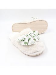 Confly Kapcie w kolorze białym rozmiar: 41. Białe kapcie damskie Confly. Za 43.57 zł.