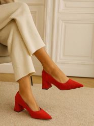 Bellucci Czółenka w kolorze czerwonym rozmiar: 36. Czerwone czółenka damskie Bellucci, bez wzorów, bez obcasa. Za 82.83 zł.