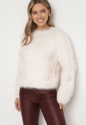Jasnoróżowy Sweter z Wiskozą o Długim Włosiu z Ozdobną Aplikacją z Kwiatami Tailina. Czerwone swetry klasyczne damskie Born2be, na zimę, z wiskozy, bez kołnierzyka. Za 119.99 zł.