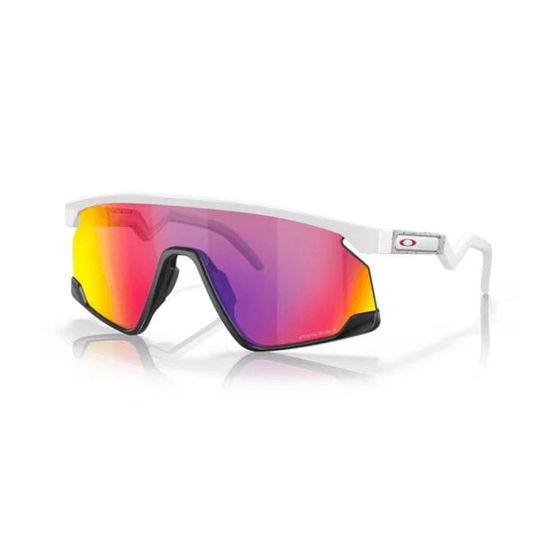 Oakley Okulary Bxtr Oo9280-02. Białe okulary przeciwsłoneczne damskie Oakley. W wyprzedaży za 654.25 zł.