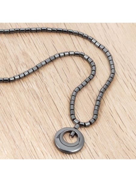 MENTHE À L'O Naszyjnik z hematytami - dł. 42 cm rozmiar: onesize. Szare naszyjniki damskie MENTHE À L'O, z hematytem, z mosiądzu. Za 83.03 zł.