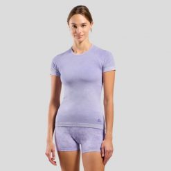 Koszulka damska Odlo PERFORMANCE LIGHT - RAIN DYE BL TOP crew neck s/s. Czarne koszulki damskie ODLO, s, bez wzorów, bez kołnierzyka, bez ramiączek. W wyprzedaży za 233.99 zł.