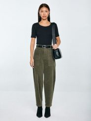 BIG STAR Koszulka w kolorze czarnym rozmiar: L. Czarne koszulki damskie Big Star, l, bez wzorów, bez kołnierzyka, bez ramiączek. Za 72.99 zł.