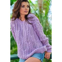 Luźny Sweter o Ażurowym Splocie - Fioletowy. Fioletowe swetry klasyczne damskie Awama, uniwersalny, z materiału, bez kołnierzyka. Za 249.90 zł.