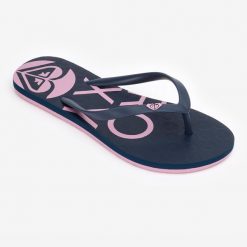 Japonki damskie Roxy To The Sea Flower. Niebieskie klapki damskie Roxy, bez wzorów, z kauczuku, bez obcasa, bez zapięcia. Za 89.99 zł.