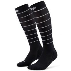 Damskie długie skarpety do biegania kompresyjne odblaskowe PRO Run CEP. Czarne skarpetki damskie CEP, bez wzorów, z elastanu. Za 244.00 zł.