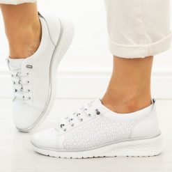 Białe skórzane półbuty damskie Filippo Dp7589/26. Białe półbuty damskie Filippo, na jesień, bez wzorów, z jeansu, z okrągłym noskiem, bez obcasa, na koturnie, bez zapięcia. Za 219.00 zł.