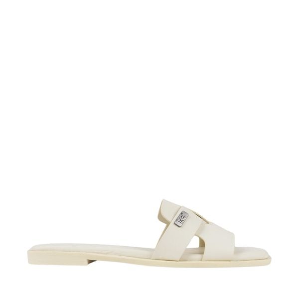 Klapki damskie Lee Estill Slider Low 50251024 33F. Białe klapki damskie Lee, bez wzorów, z gumy, bez obcasa, bez zapięcia. Za 125.99 zł.