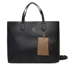 Torebka Tommy Hilfiger. Czarne torebki klasyczne damskie Tommy Hilfiger, bez dodatków. Za 699.99 zł.
