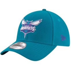 Czapka z daszkiem New Era NBA Charlotte Hornets. Białe czapki z daszkiem damskie New Era, bez wzorów, z poliesteru. Za 167.50 zł.