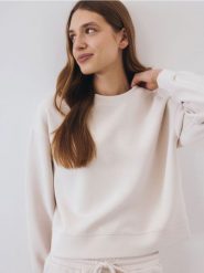 Bluza z dodatkiem modalu - beżowy. Brązowe bluzy damskie Reserved, l, bez wzorów, z dzianiny, bez kaptura. W wyprzedaży za 79.99 zł.