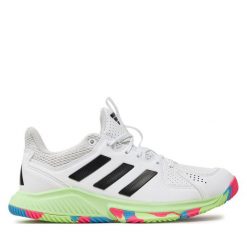 Buty halowe adidas. Białe obuwie sportowe casual damskie Adidas, bez zapięcia. Za 269.99 zł.