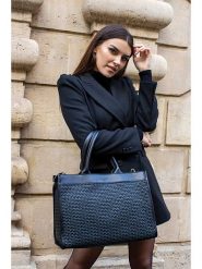 Victor & Hugo Paris Skórzana torebka "Nina" w kolorze czarnym - 37 x 27 x 12 cm rozmiar: onesize. Czarne torebki klasyczne damskie Victor & Hugo Paris, z materiału, przez ramię, bez dodatków. Za 326.99 zł.