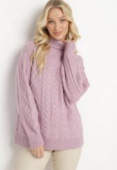 Fioletowy Luźny Golf w Warkoczykowy Splot Gordamia. Fioletowe golfy damskie Born2be, z aplikacjami, ze splotem, bez ramiączek. Za 64.99 zł.