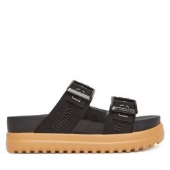 Klapki Melissa. Czarne klapki damskie Melissa, bez wzorów, bez obcasa, bez zapięcia. Za 469.99 zł.